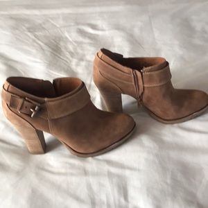 Ladies Sofft ankle boot